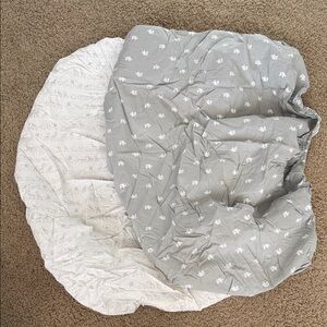 Circo Gray and White Crib Bedding Sheets